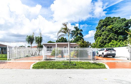 빌라 / Miami Gardens, Miami-Dade County