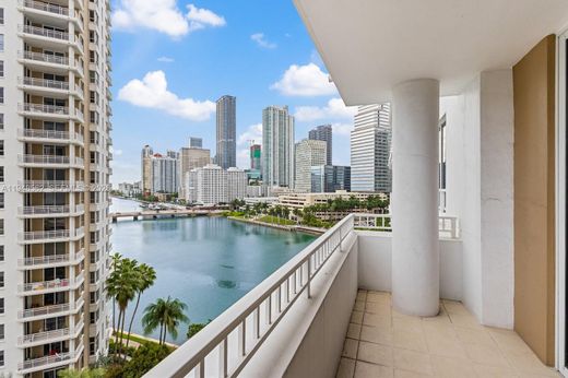 Kamienica w Miami, Miami-Dade County