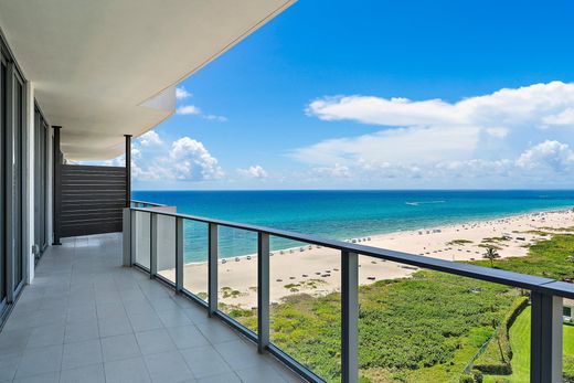 Residential complexes in Palm Beach Shores, Palm Beach