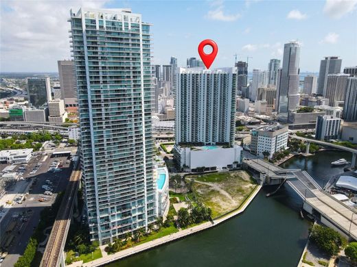 Kamienica w Miami, Miami-Dade County