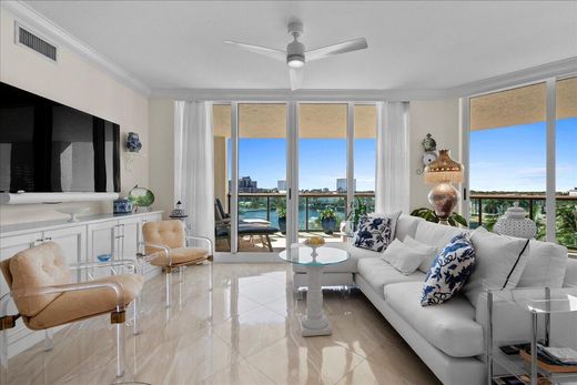 Residential complexes in Palm Beach Gardens, Palm Beach