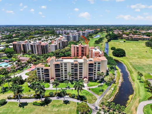 Residential complexes in Boca Raton, Palm Beach