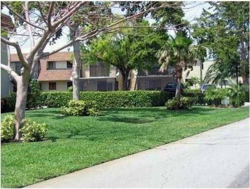 Residential complexes in Pompano Beach, Broward County