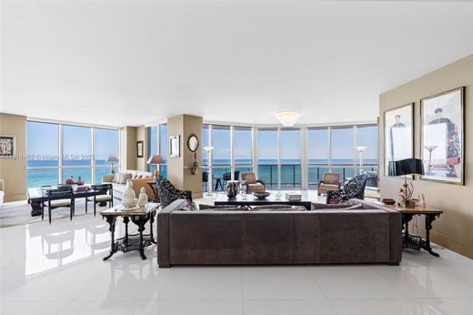Complexes résidentiels à Sunny Isles Beach, Comté de Miami-Dade