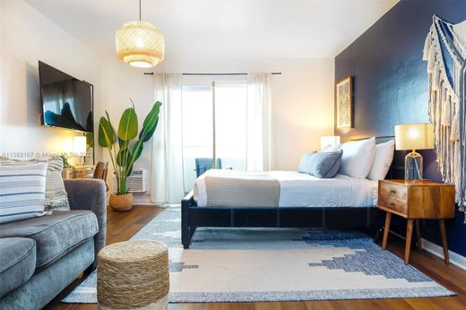 Residential complexes in North Bay Village, Miami-Dade