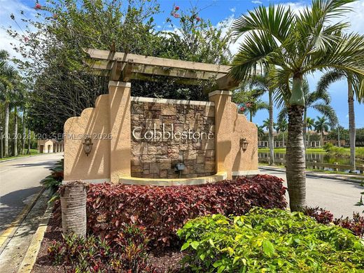 Townhouse in Pembroke Pines, Broward County