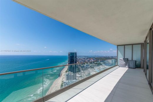 Residential complexes in Sunny Isles Beach, Miami-Dade