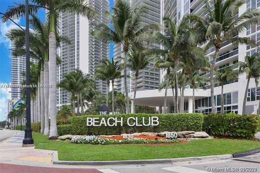 Residential complexes in Hallandale, Broward County