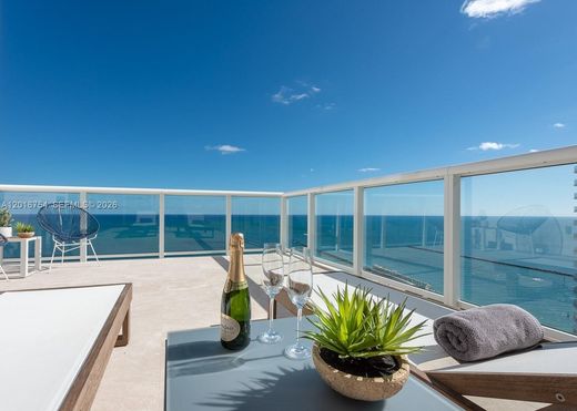 Residential complexes in Miami Beach, Miami-Dade