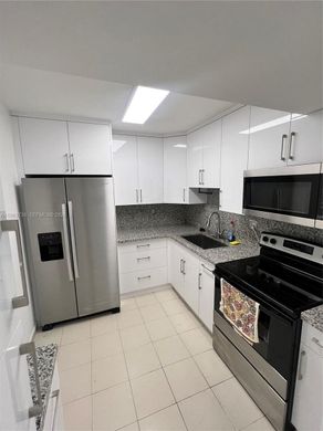 Residential complexes in Miami, Miami-Dade