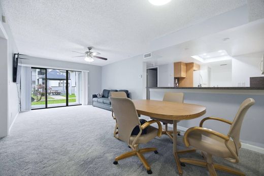 Residential complexes in Coral Springs, Broward County