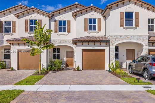 Townhouse in North Miami, Miami-Dade