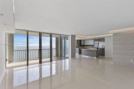Residential complexes in Key Biscayne, Miami-Dade