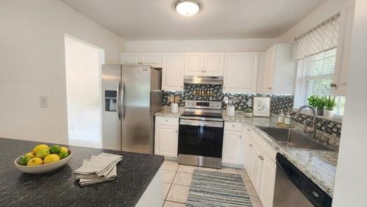 Residential complexes in Delray Beach, Palm Beach