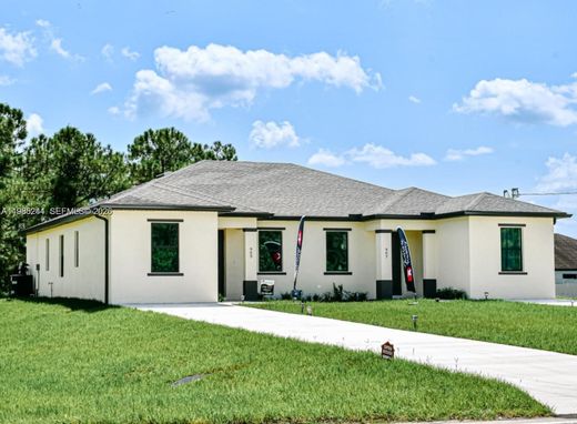 Complesso residenziale a Lehigh Acres, Lee County