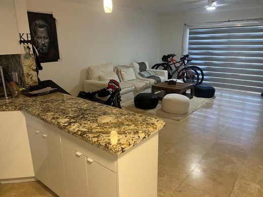 Residential complexes in North Miami Beach, Miami-Dade