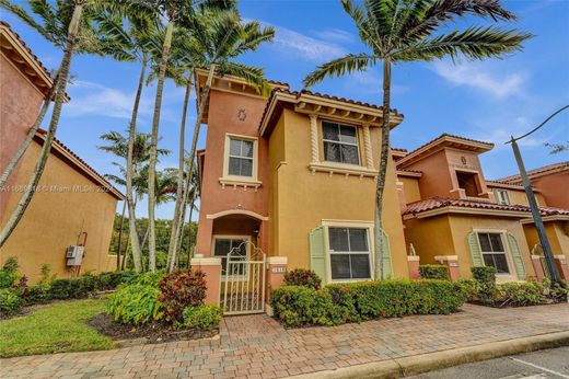 Residential complexes in Pembroke Pines, Broward County