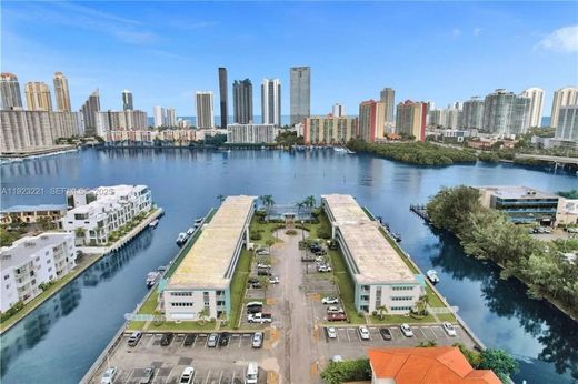 ‏בניין ב  North Miami Beach, Miami-Dade County