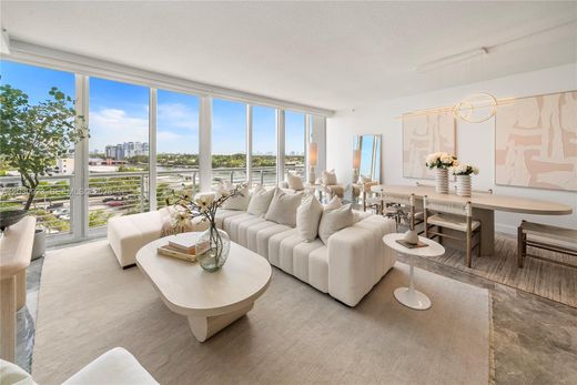 Residential complexes in Miami Beach, Miami-Dade
