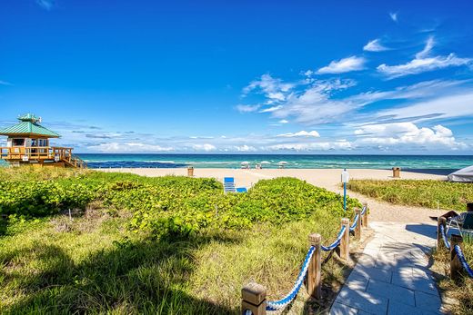 Residential complexes in Sunny Isles Beach, Miami-Dade
