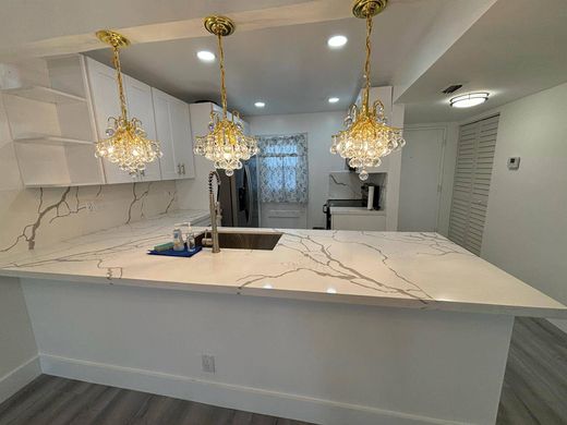 Residential complexes in Boca Raton, Palm Beach