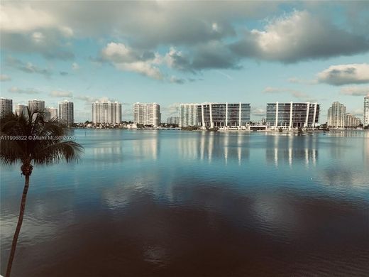 Residential complexes in Sunny Isles Beach, Miami-Dade