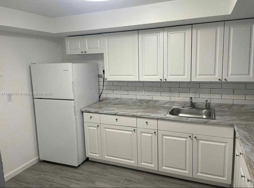 Kamienica w Miami, Miami-Dade County