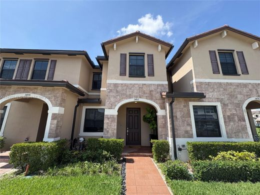Townhouse in Hialeah, Miami-Dade