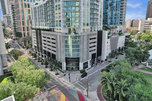 Residential complexes in Fort Lauderdale, Broward County