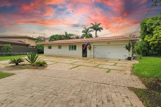 Villa - Miami Lakes, Miami-Dade County