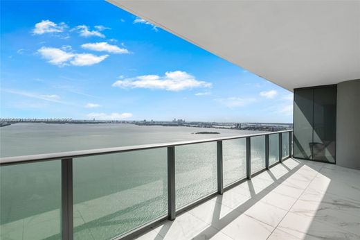 マイアミ, Miami-Dade Countyのアパートメント・コンプレックス