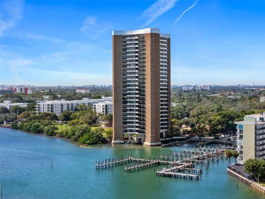 Residential complexes in Miami, Miami-Dade