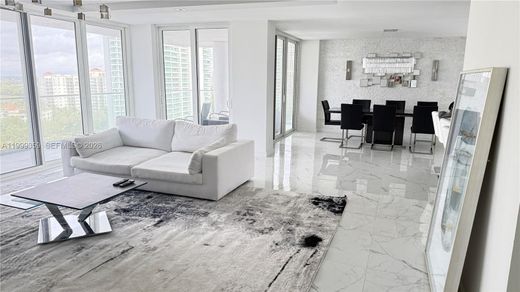 Residential complexes in Aventura, Miami-Dade