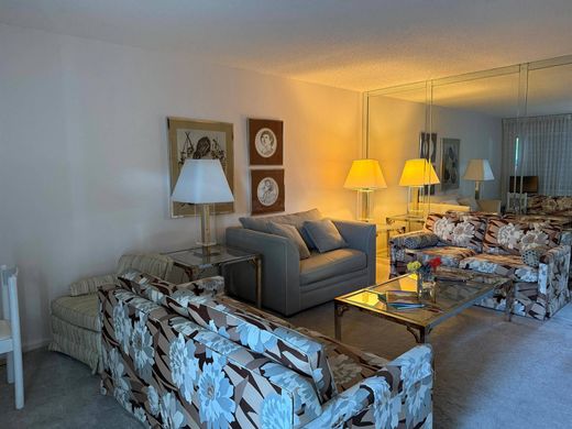 Deerfield Beach, Broward Countyのアパートメント・コンプレックス