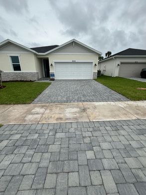 Villa Port Saint Lucie, Saint Lucie County