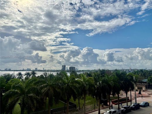 Complesso residenziale a Miami, Miami-Dade County