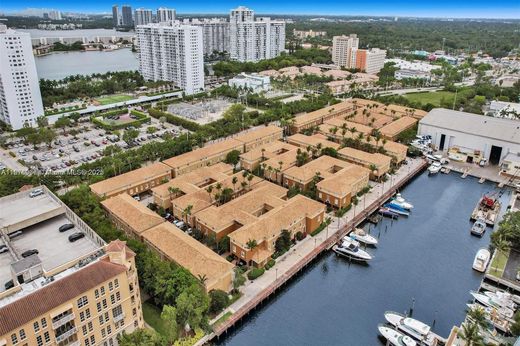 Dom miejski w Aventura, Miami-Dade County