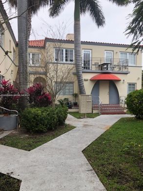 Residential complexes in Miami Beach, Miami-Dade