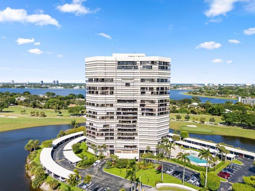 Residential complexes in West Palm Beach, Palm Beach
