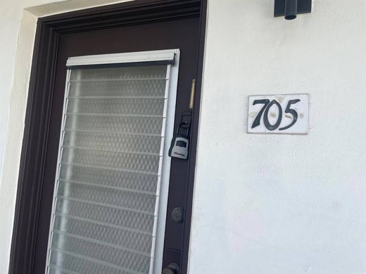 Residential complexes in Delray Beach, Palm Beach