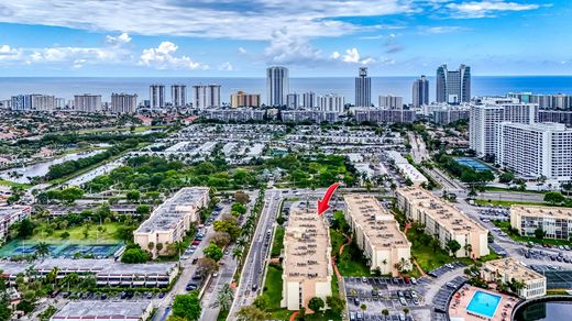 Residential complexes in Hallandale, Broward County