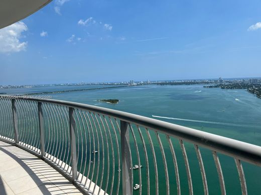 Kamienica w Miami, Miami-Dade County