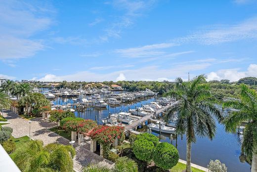 Residential complexes in Palm Beach Gardens, Palm Beach