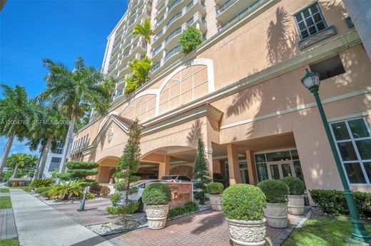 Residential complexes in Sunny Isles Beach, Miami-Dade