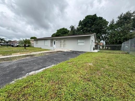 Villa en Miami Gardens, Miami-Dade County