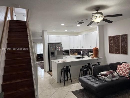 Complexes résidentiels à Doral, Comté de Miami-Dade