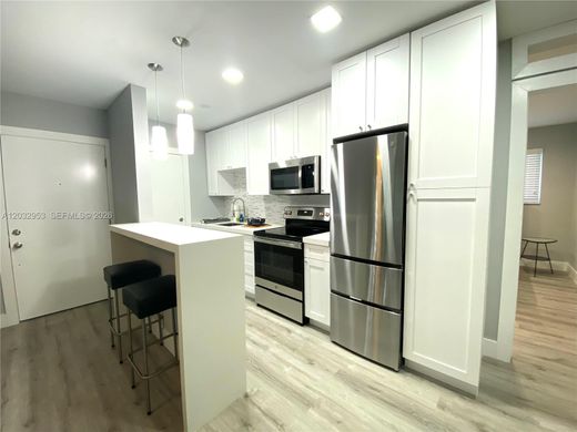 Жилой комплекс, South Miami, Miami-Dade County