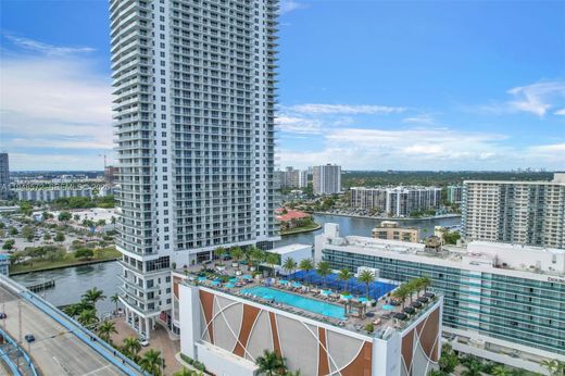 Residential complexes in Hollywood, Broward County