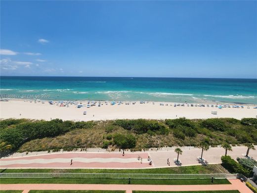 Residential complexes in Miami Beach, Miami-Dade