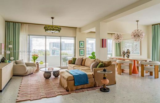 Residential complexes in Miami Beach, Miami-Dade